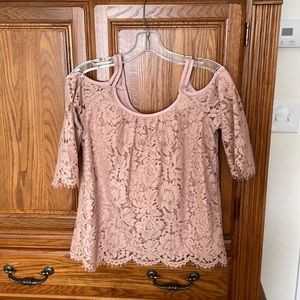 White House Black Market Cold Shoulder top EUC xsp